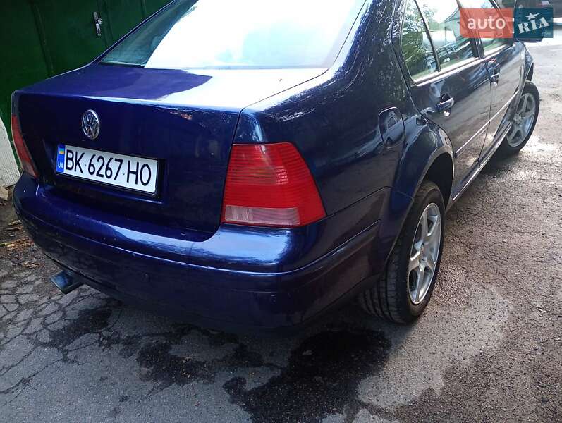 Седан Volkswagen Bora 1999 в Ровно
