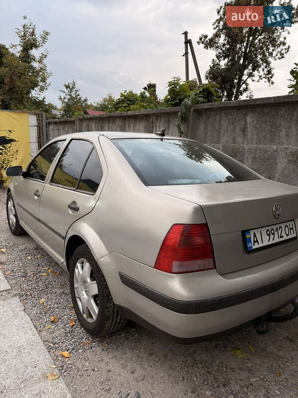 Седан Volkswagen Bora 2002 в Киеве