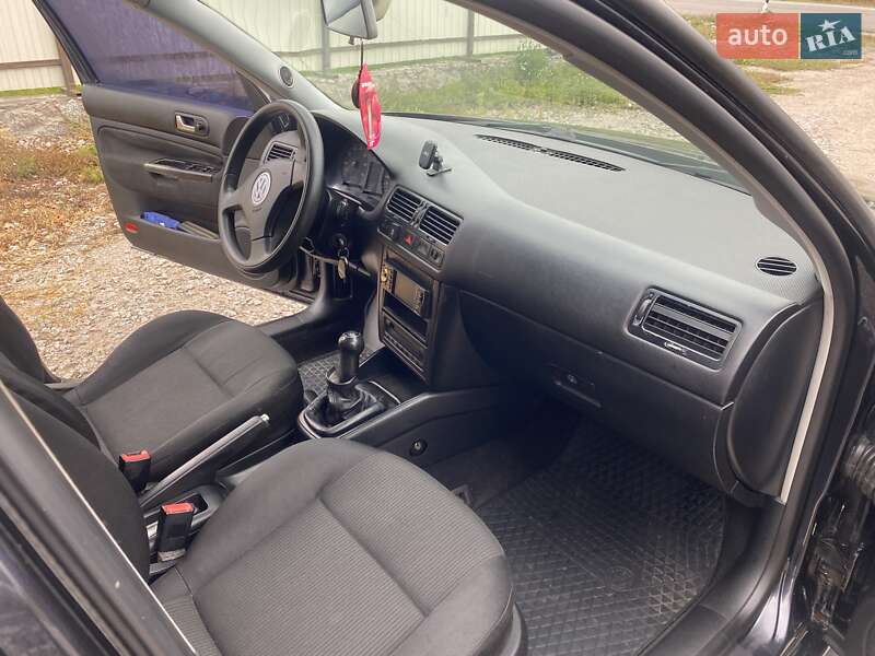 Седан Volkswagen Bora 2001 в Ржищеві