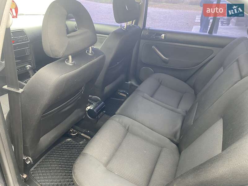 Седан Volkswagen Bora 2001 в Ржищеві