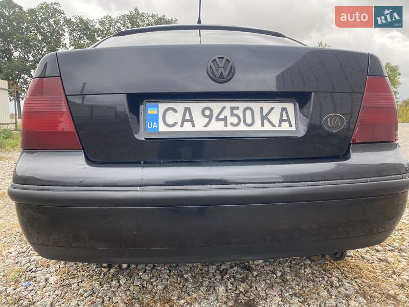 Седан Volkswagen Bora 2001 в Ржищеві