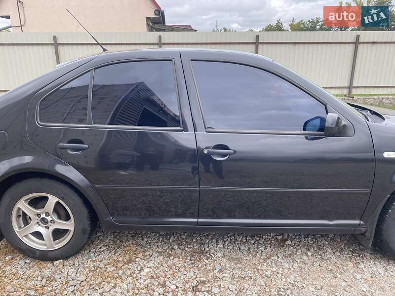 Седан Volkswagen Bora 2001 в Ржищеві