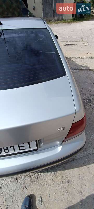 Седан Volkswagen Bora 2002 в Кременце фото 3 Седан Volkswagen Bora 2002 в Кременце