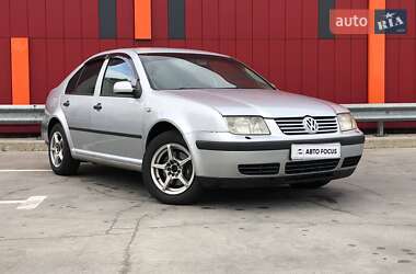 Седан Volkswagen Bora 2004 в Киеве