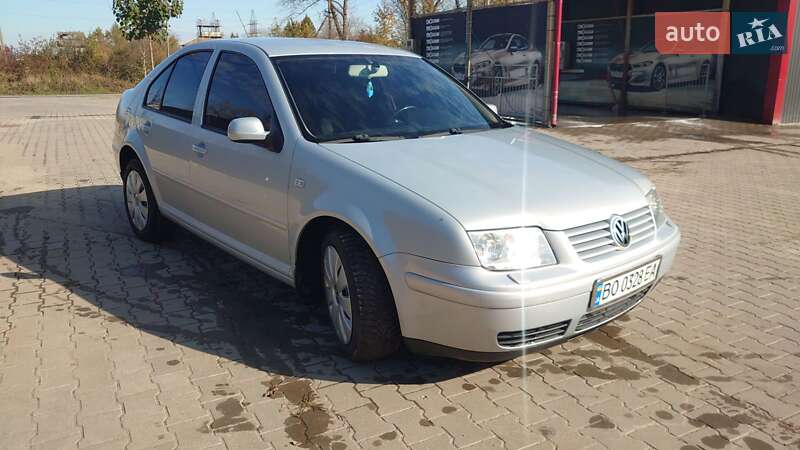 Седан Volkswagen Bora 2000 в Бучаче