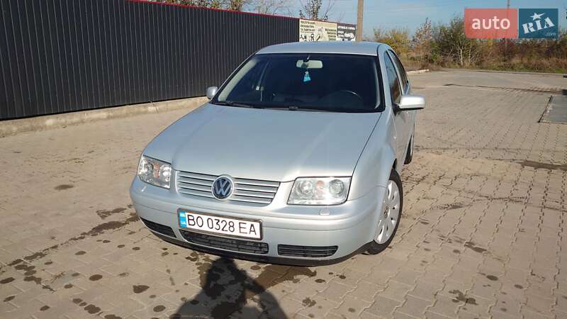 Седан Volkswagen Bora 2000 в Бучаче