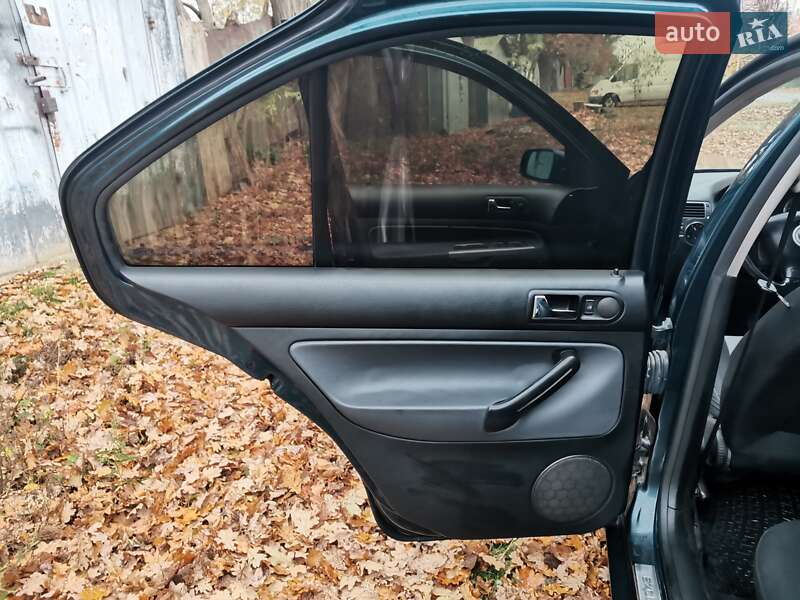 Седан Volkswagen Bora 2003 в Виннице