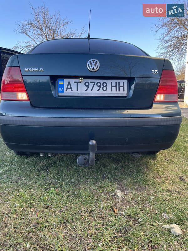 Седан Volkswagen Bora 2003 в Болехове