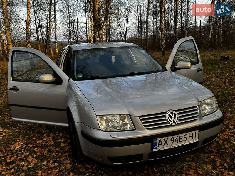 Седан Volkswagen Bora 1999 в Харькове