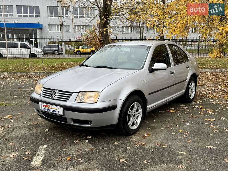 Седан Volkswagen Bora 2002 в Киеве