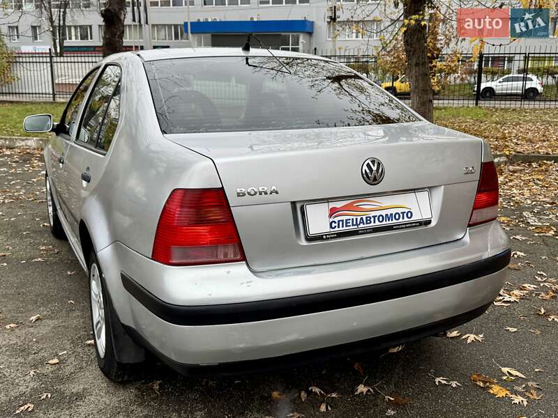 Седан Volkswagen Bora 2002 в Киеве
