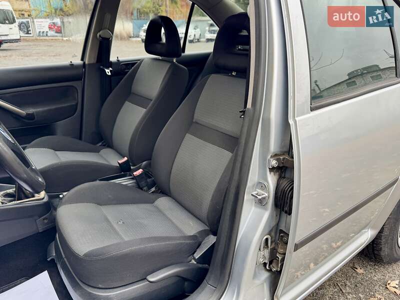 Седан Volkswagen Bora 2002 в Киеве