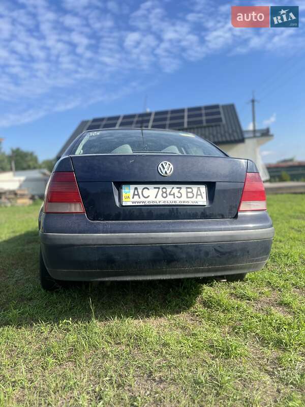 Седан Volkswagen Bora 2004 в Киеве