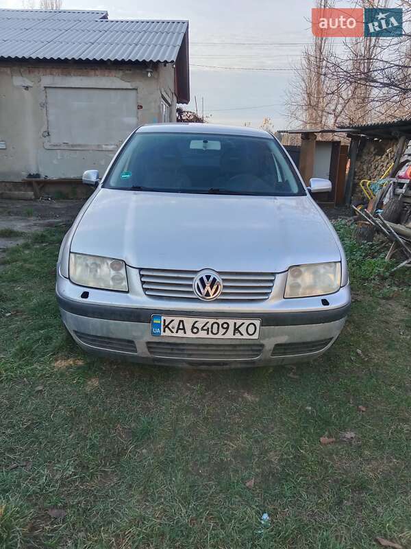 Седан Volkswagen Bora 2000 в Іванкові