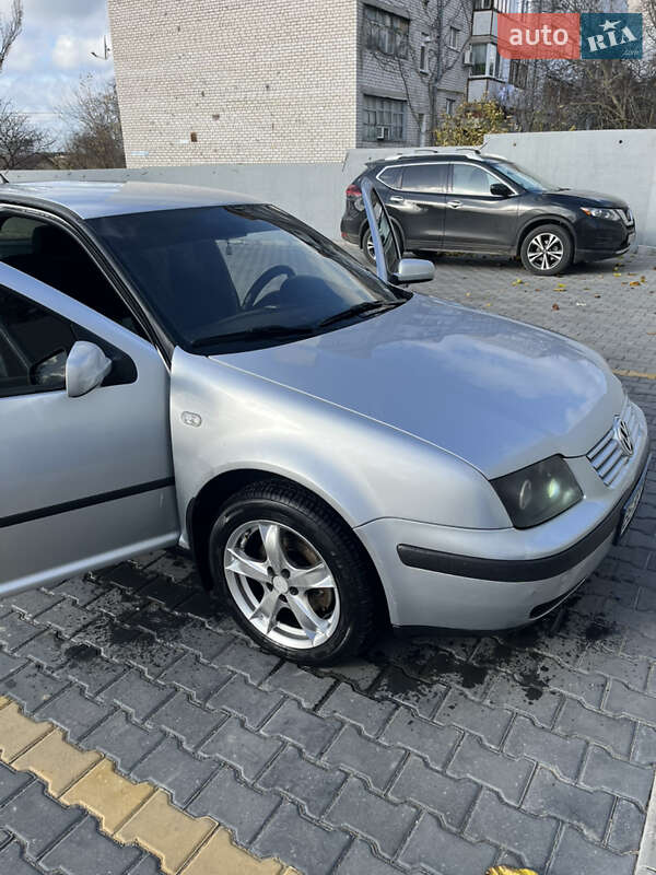 Седан Volkswagen Bora 2002 в Николаеве