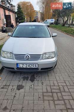 Седан Volkswagen Bora 2001 в Ровно