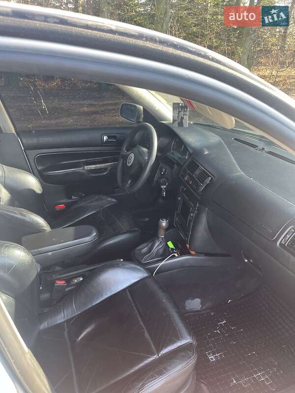 Седан Volkswagen Bora 1999 в Жидачове