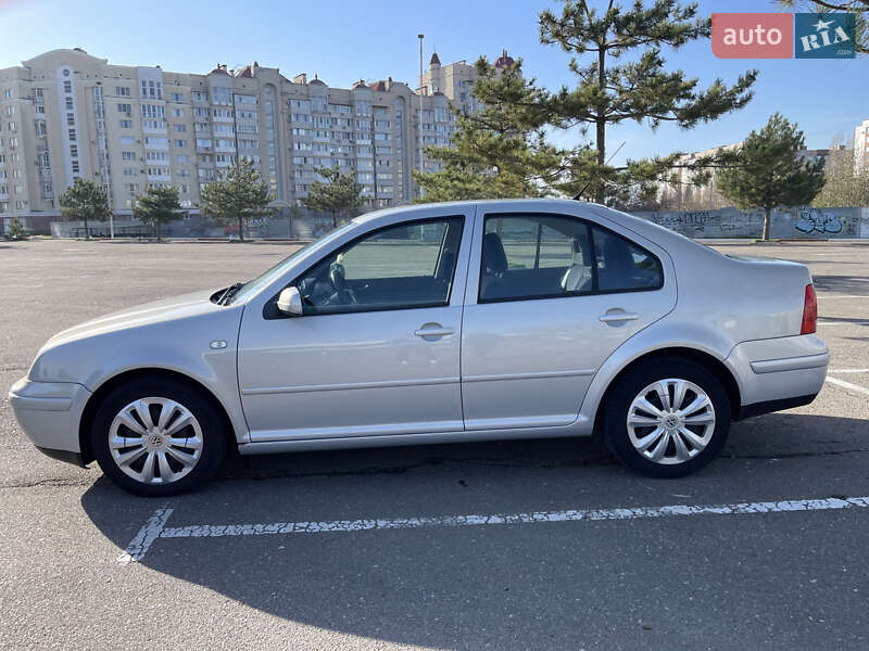 Седан Volkswagen Bora 2000 в Николаеве