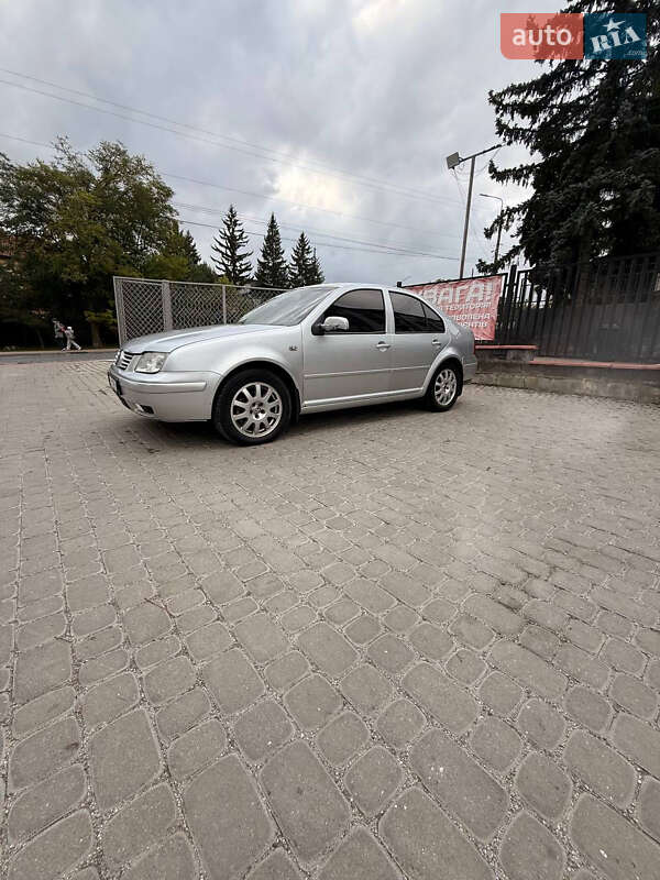 Седан Volkswagen Bora 2004 в Чорткове