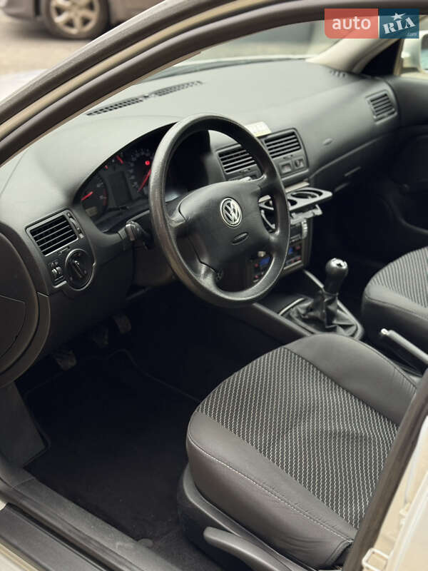 Седан Volkswagen Bora 1999 в Чернігові