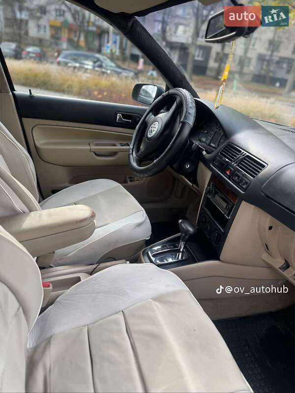 Седан Volkswagen Bora 2001 в Здолбуніві