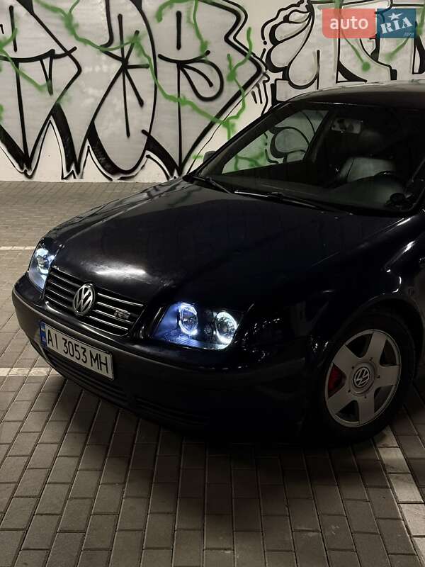 Седан Volkswagen Bora 2000 в Киеве