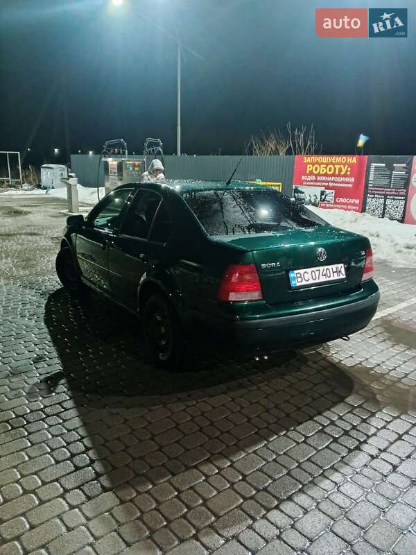 Седан Volkswagen Bora 2002 в Жовкве