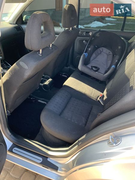 Седан Volkswagen Bora 2001 в Коломые