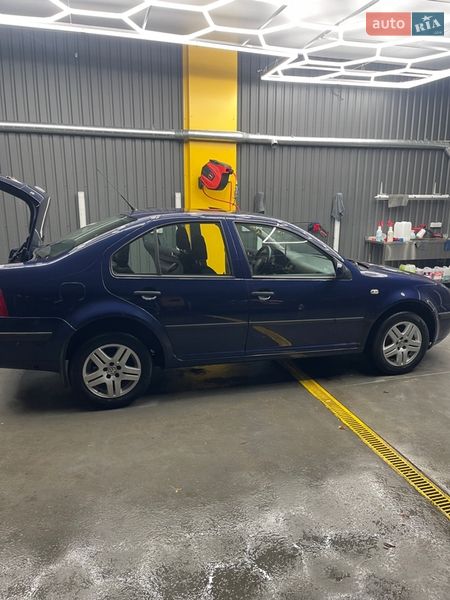 Седан Volkswagen Bora 2001 в Ирпене