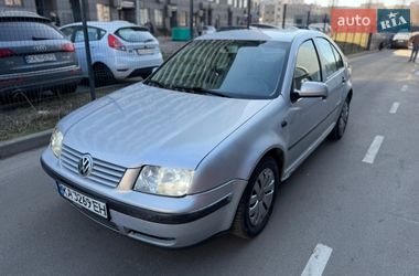 Седан Volkswagen Bora 1999 в Киеве