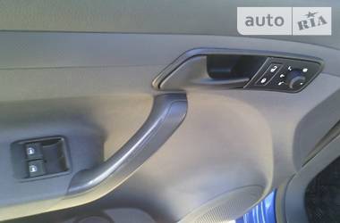 Грузопассажирский фургон Volkswagen Caddy 2011 в 