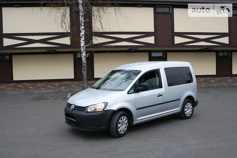Грузопассажирский фургон Volkswagen Caddy 2010 в Киеве
