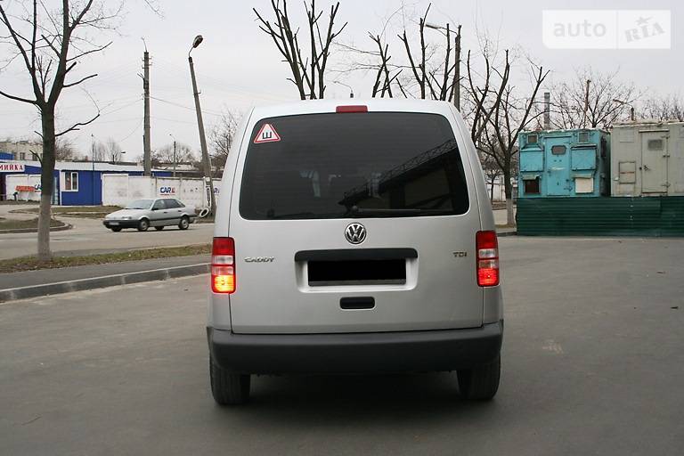 Грузопассажирский фургон Volkswagen Caddy 2010 в Киеве