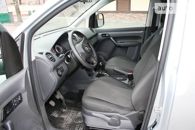 Грузопассажирский фургон Volkswagen Caddy 2010 в Киеве