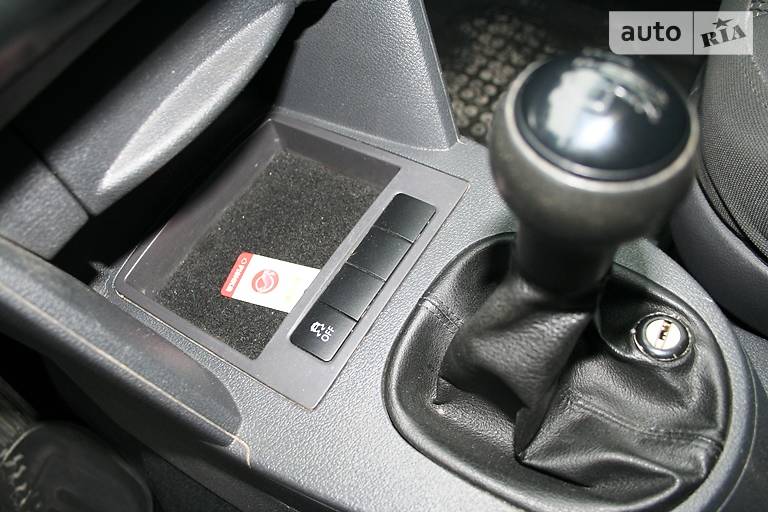 Грузопассажирский фургон Volkswagen Caddy 2010 в Киеве