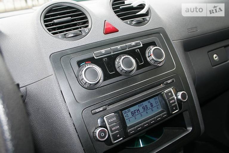 Грузопассажирский фургон Volkswagen Caddy 2010 в Киеве