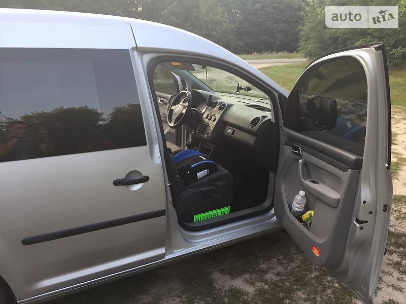Универсал Volkswagen Caddy 2009 в Корюковке