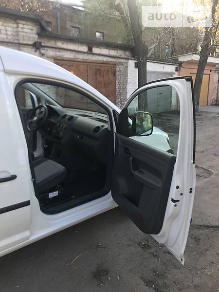 Вантажопасажирський фургон Volkswagen Caddy 2012 в Запоріжжі