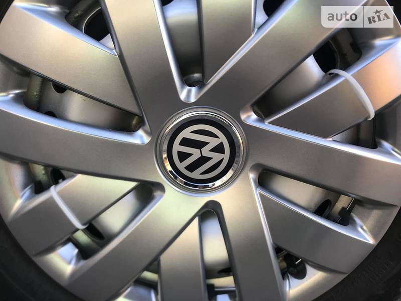 Вантажопасажирський фургон Volkswagen Caddy 2012 в Запоріжжі