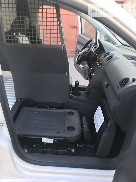 Вантажопасажирський фургон Volkswagen Caddy 2012 в Запоріжжі