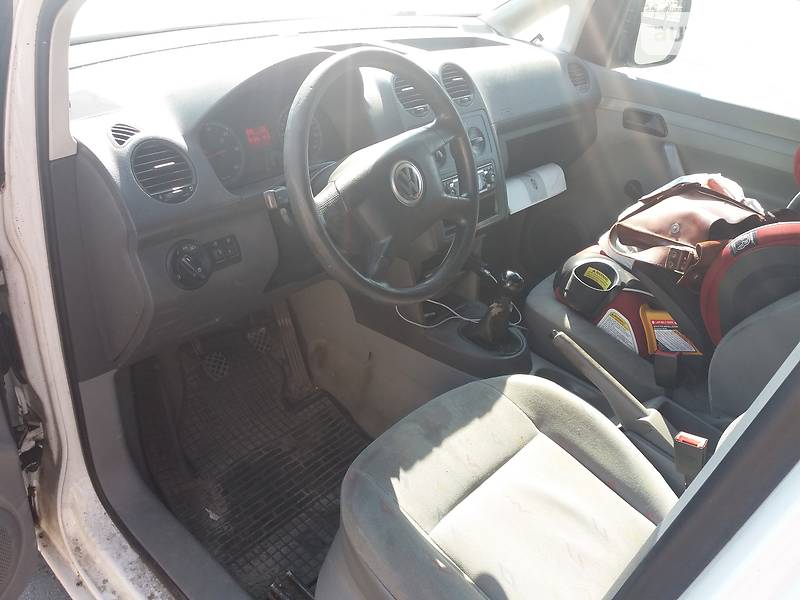 Вантажопасажирський фургон Volkswagen Caddy 2006 в Києві