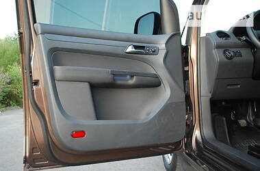 Мінівен Volkswagen Caddy 2011 в 