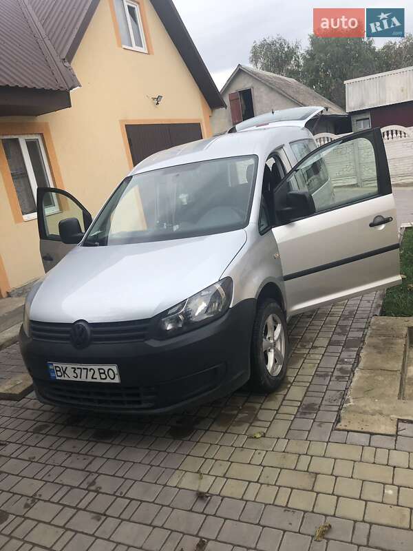 Седан Volkswagen Caddy 2012 в 