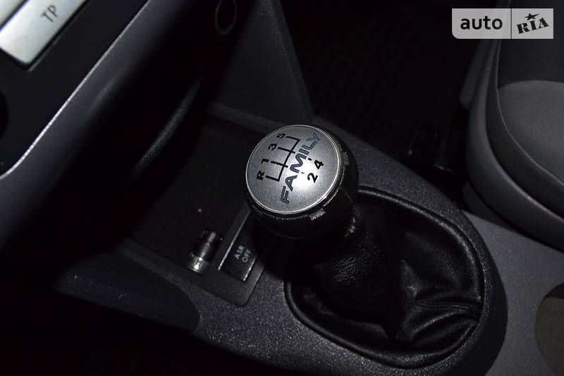 Универсал Volkswagen Caddy 2008 в Ровно