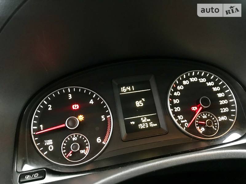 Вантажопасажирський фургон Volkswagen Caddy 2012 в Чернівцях