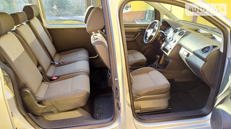 Грузопассажирский фургон Volkswagen Caddy 2011 в Черновцах