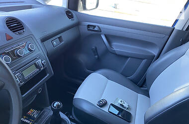 Вантажопасажирський фургон Volkswagen Caddy 2010 в 