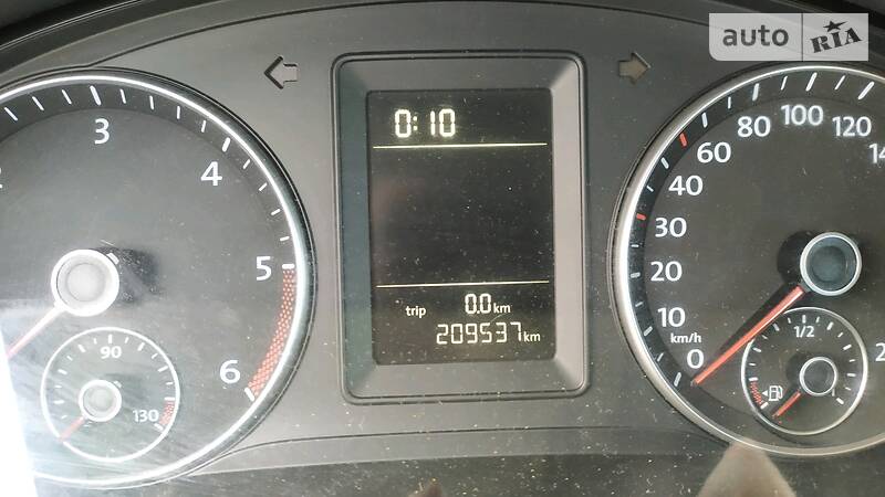 Грузопассажирский фургон Volkswagen Caddy 2011 в Черновцах