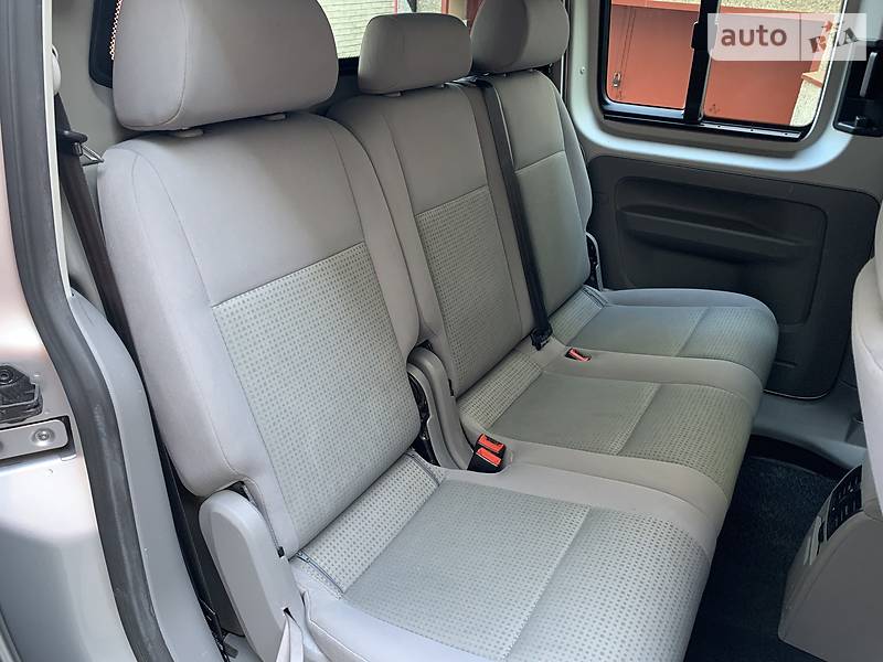 Мінівен Volkswagen Caddy 2008 в Чернівцях
