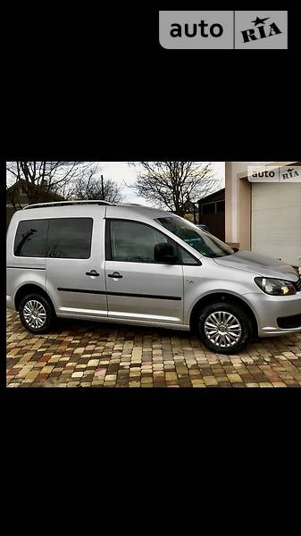 Вантажопасажирський фургон Volkswagen Caddy 2012 в Чернівцях